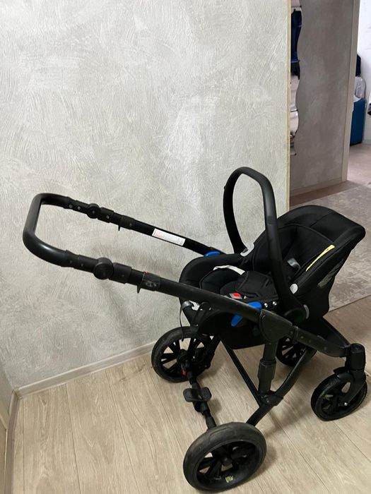 Продается коляска 3 в 1