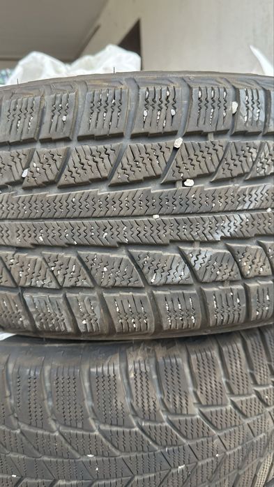 215/55/17 зимний трейнжл 1 сезон хорошом сост 90000 тенге