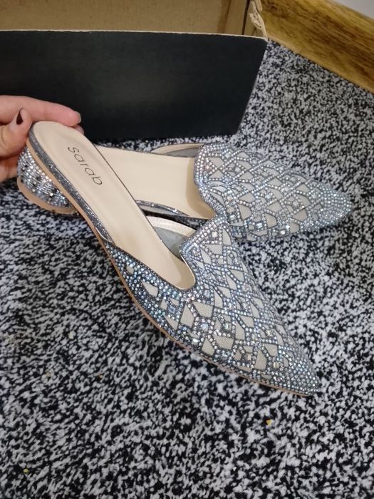 Kelinchayski oyoq kiyimlar