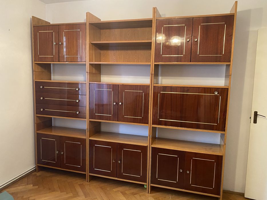 Biblioteca mobila