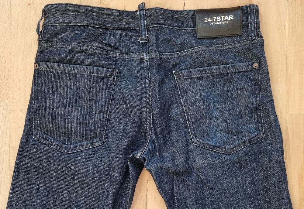 Vând Blugi Dsquared2