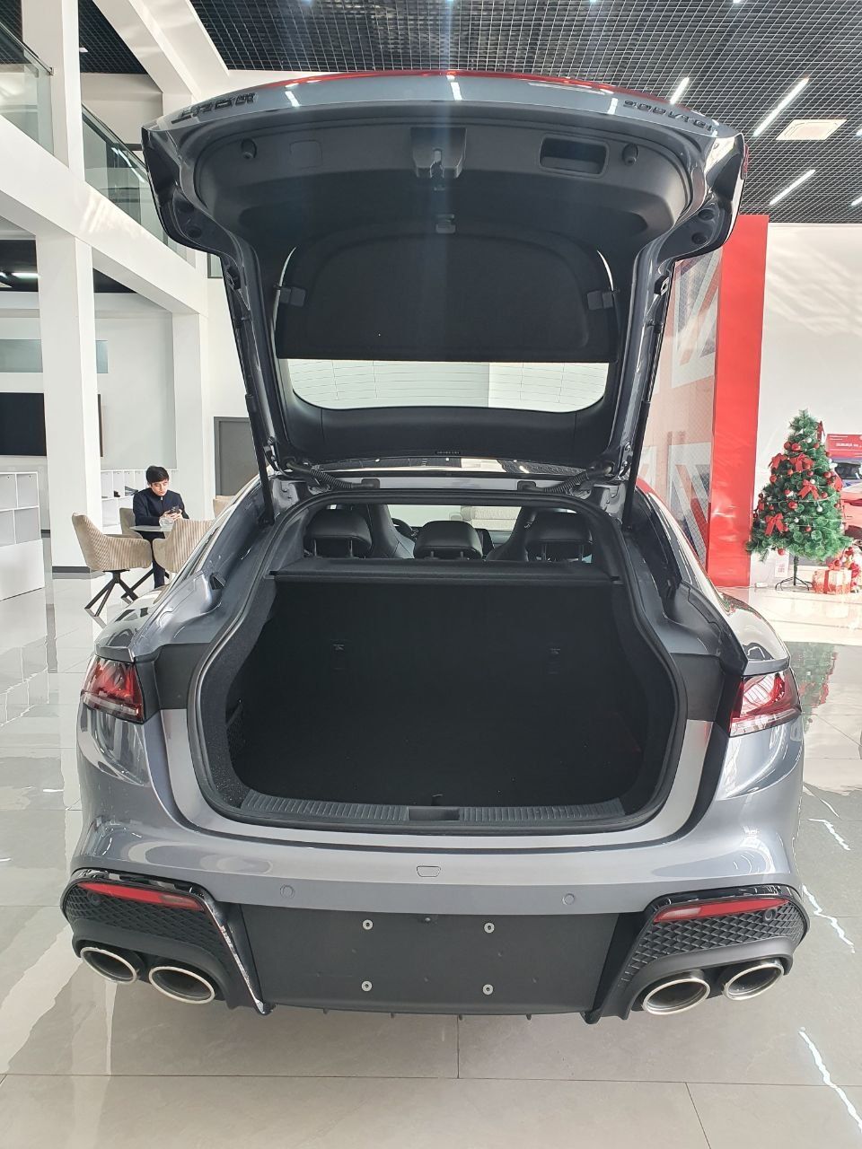 Kyaka5 Malibu emas MG 7  avtosalon kelishadigan joy bor