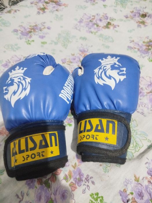 Боксёрские перчатки