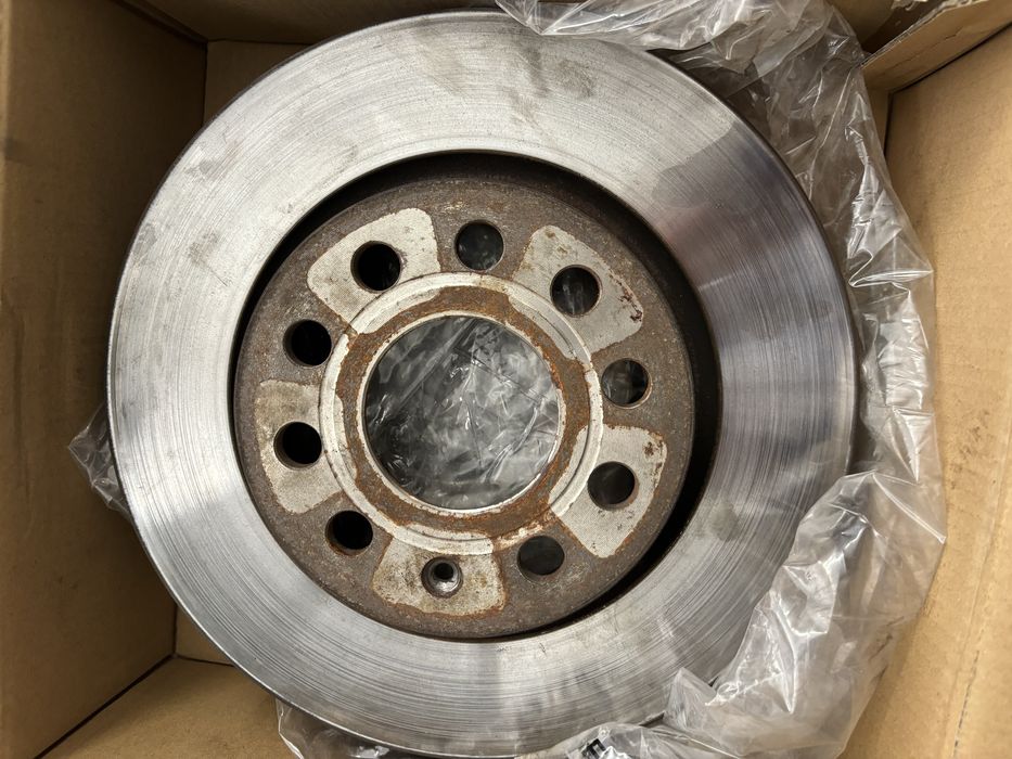 Дискове и Накладки Brembo Golf 5