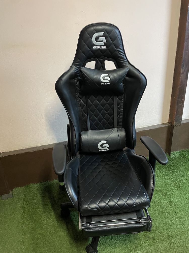 Vand scaun gaming Genator