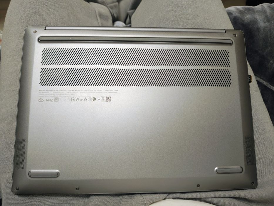 Laptop Ideapad 5 pro oled ryzen 7 8845hs 32gb ram