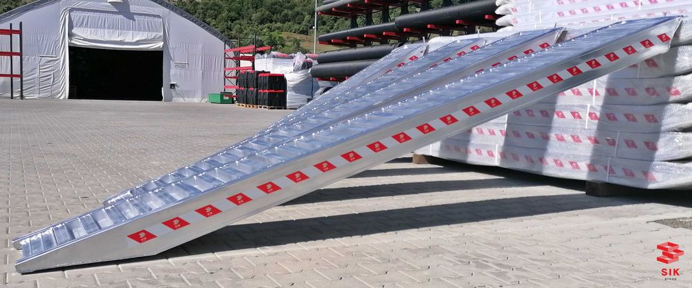 Rampe din aluminiu de 4,5 m lungime și 45-50 cm lățime