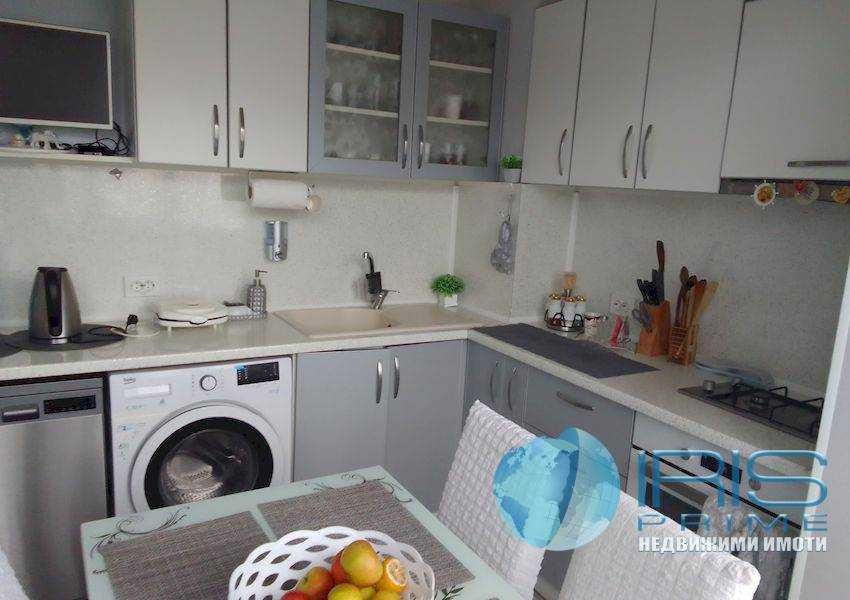 Продава се Двустаен апартамент в Шумен, Тракия - 60 кв.м за 1530 €/кв.м - Снимка #2