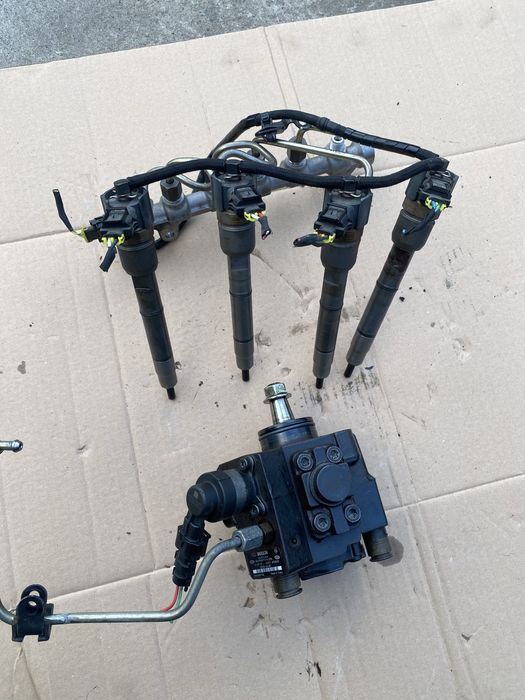 Kit Injectie Pompa rampa injectoare Hyundai Kia  1.7 CRDI Pret 2600lei