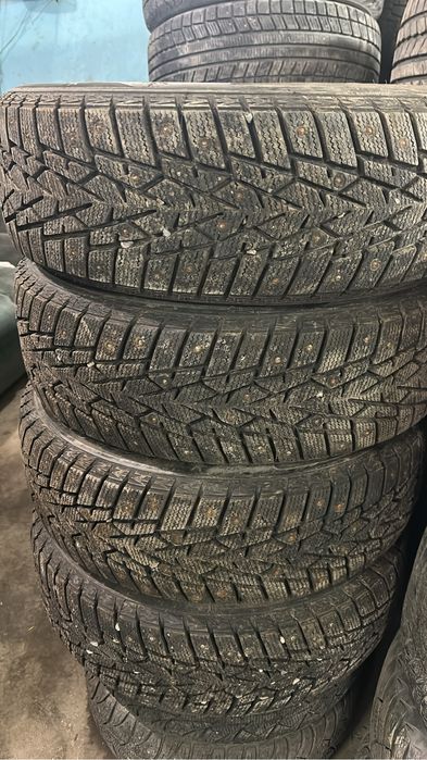 Продам резину r18 зима шипы состояния как навая