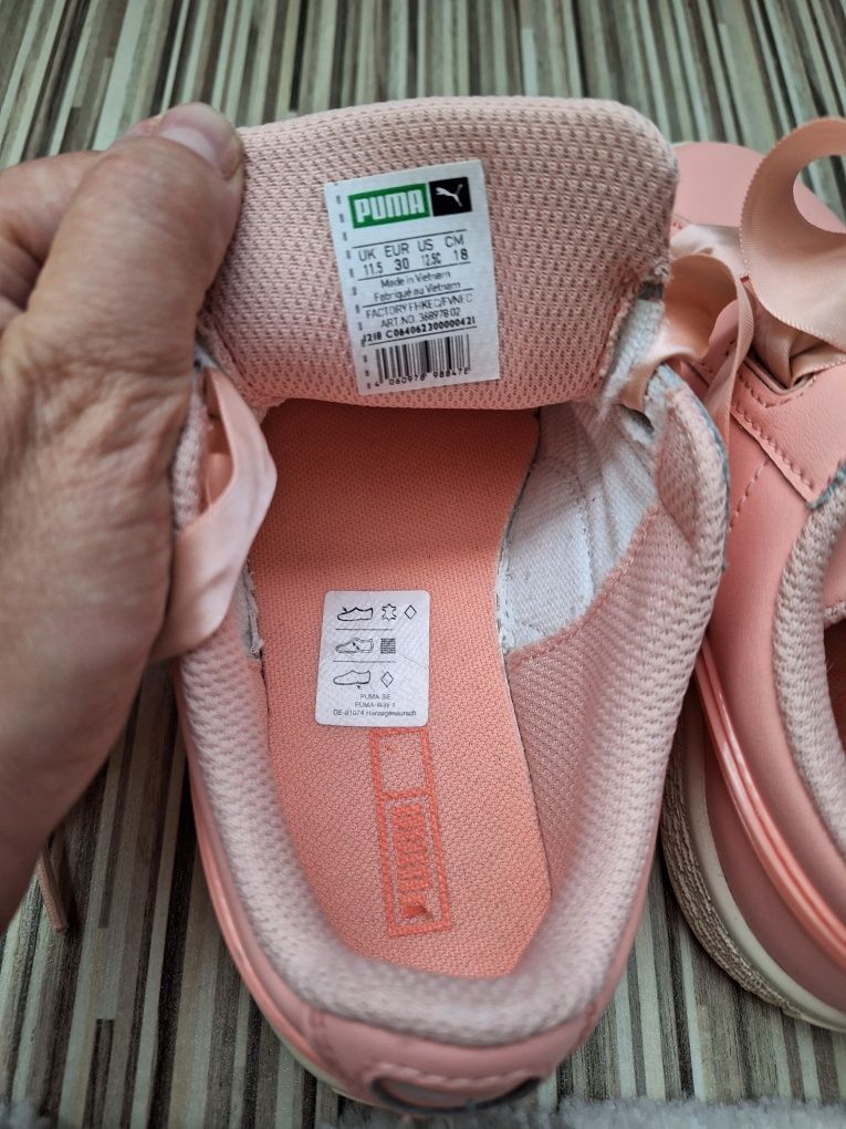 Adidași piele Puma mărime 30 (uk11,5)