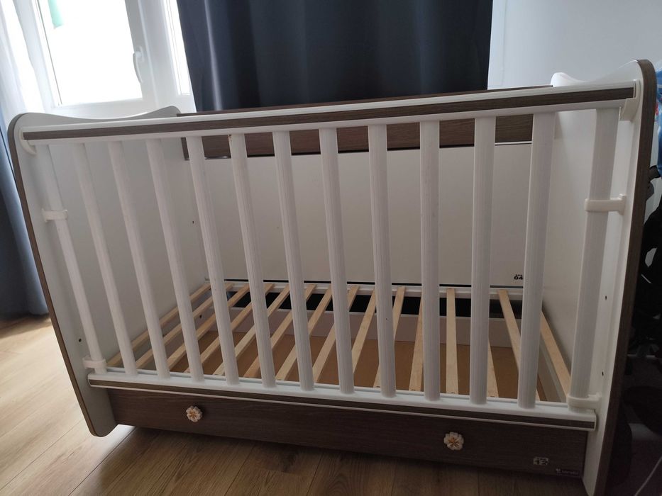 Бебешко дървено легло Lorelli