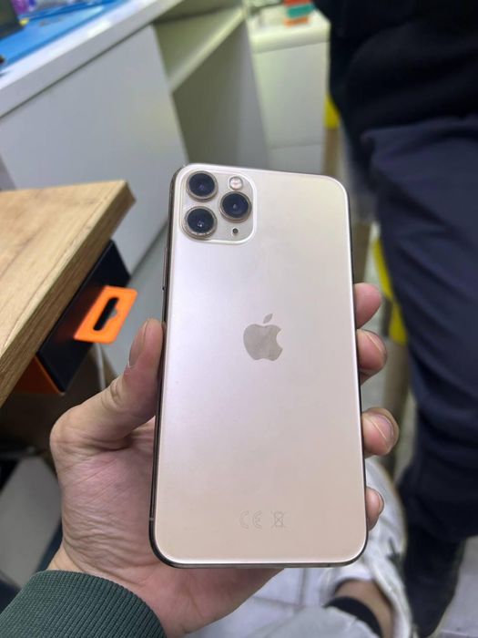 Продаю Айфоны 13-Xr-11 pro 2 штуки