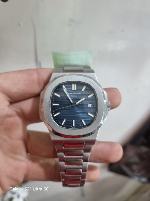Часы "Patek Philippe Nautilus"