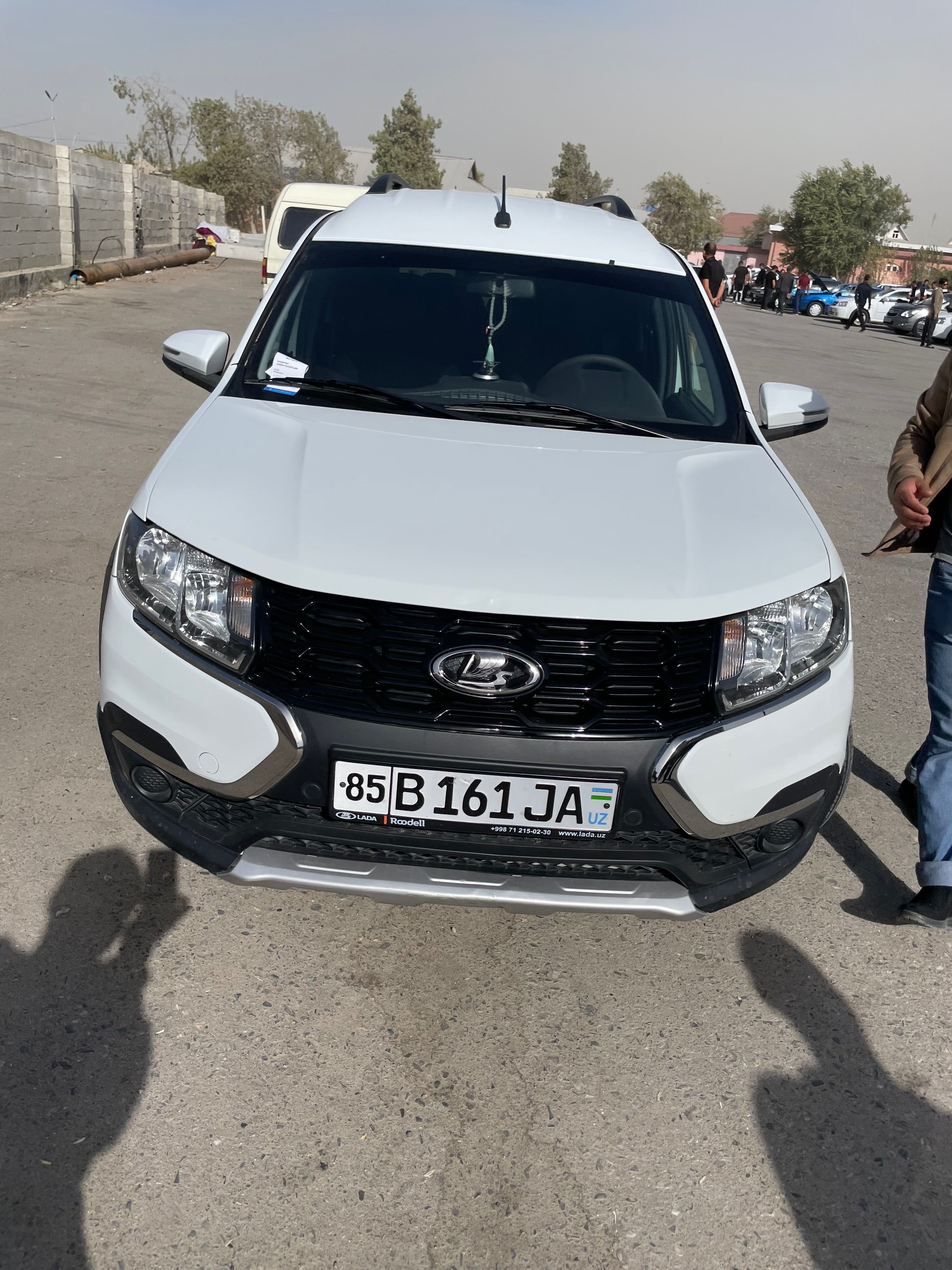LADA LRGUS full padetsiya