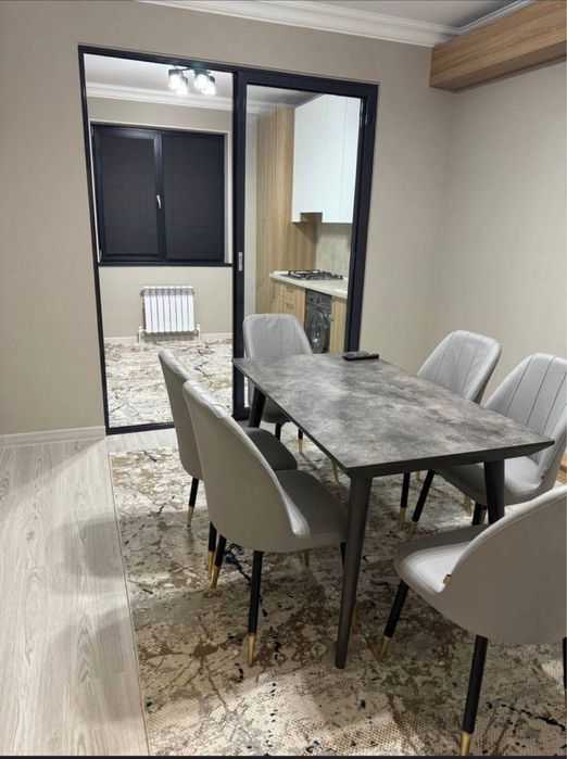 Нужна одна девушка, birga yashashga qiz kerak