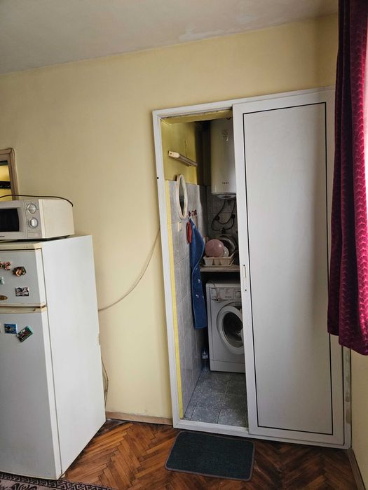 Давам под наем 38 кв./м гарсониера(боксониера). Наем 585 лв.(300 евро)