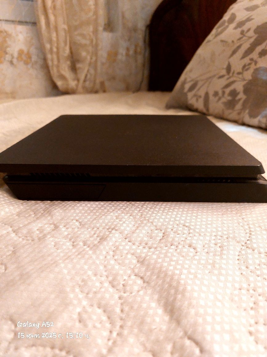 Playstation 4 slim