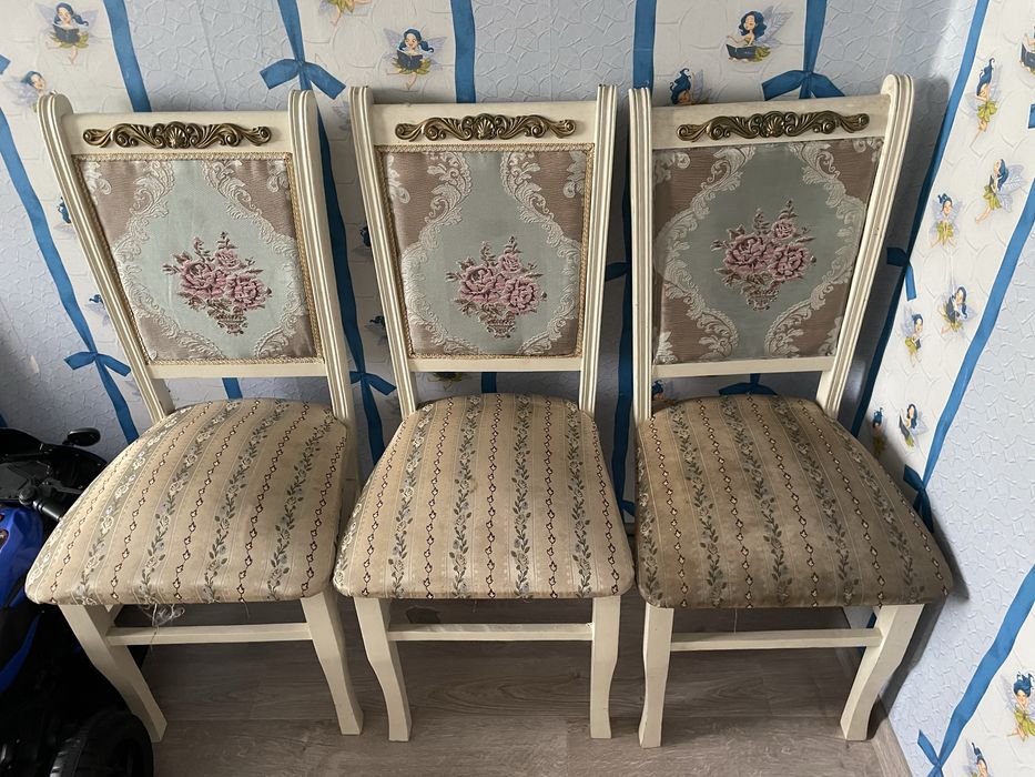 Б/у Стол около 2 метра в длину,в ширину 1 метр