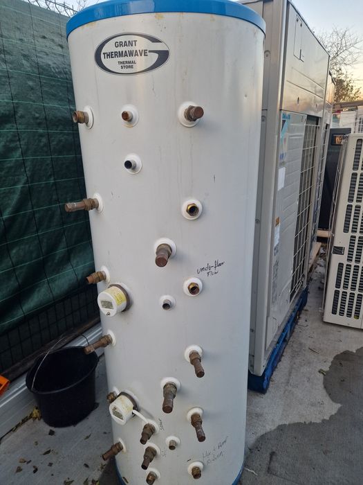 Бойлер хромникелов 300л с 3 серпентини нераждаем с 2 нагревателя