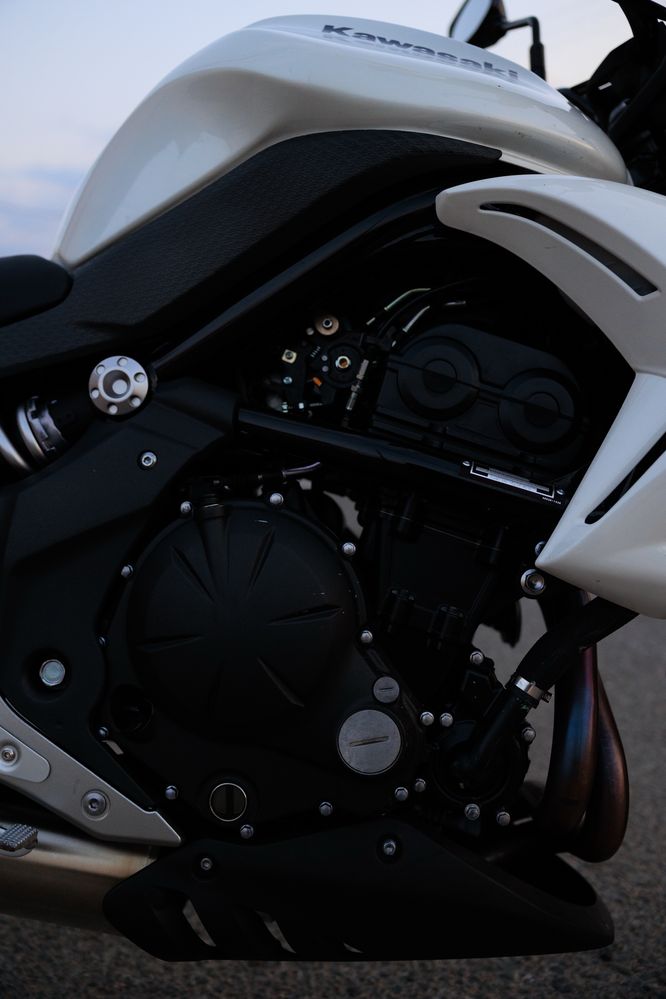 Vând Kawasaki ER-6n impecabil! Rar efectuat