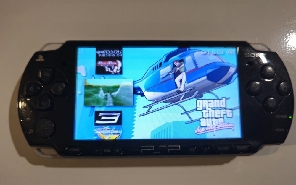 Consola psp modata cu 58 jocuri