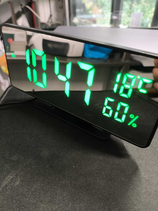 Нов LED огледален часовник VST-888Y
