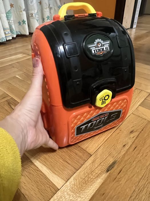 Куфар работилница с инструменти