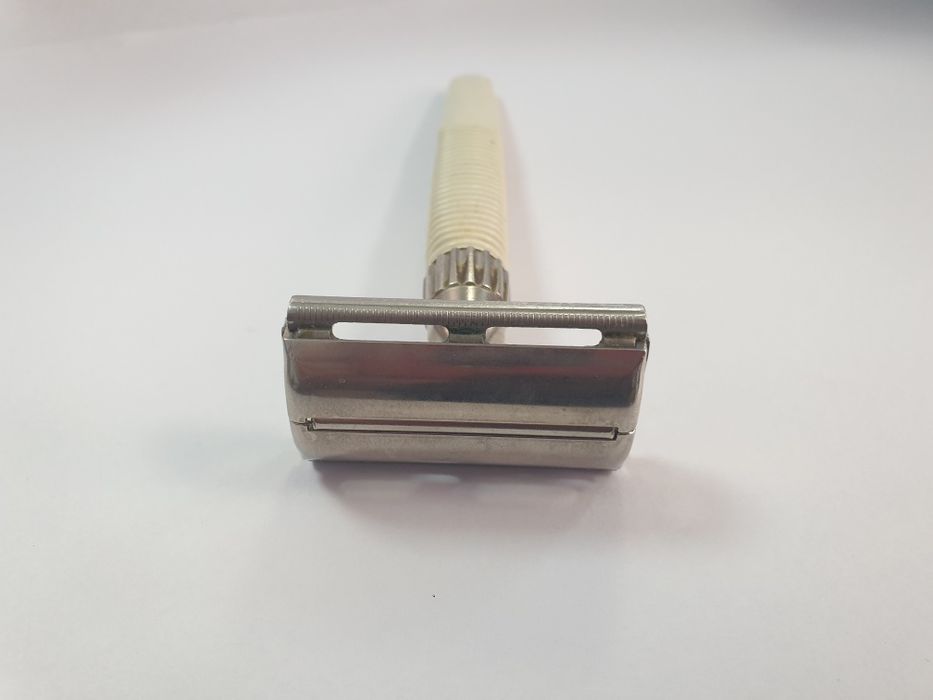 Aparat ras Gillette vintage made in England metal si maner plastic alb