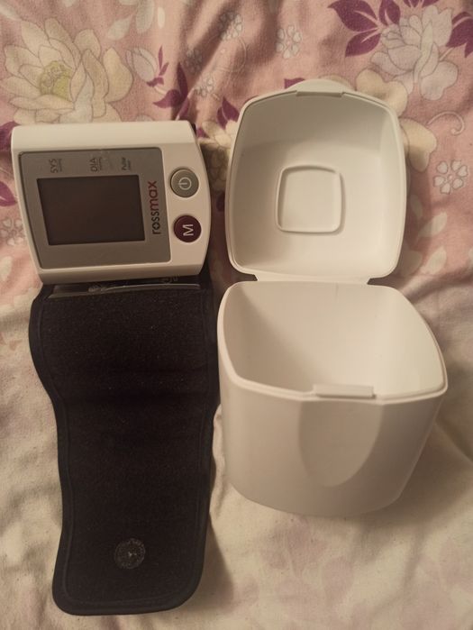 Продам тонометр от давления смарт часы все вопросы по телефону