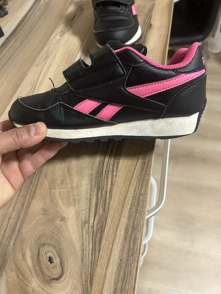 Кожени маратонки Reebok като нови!!