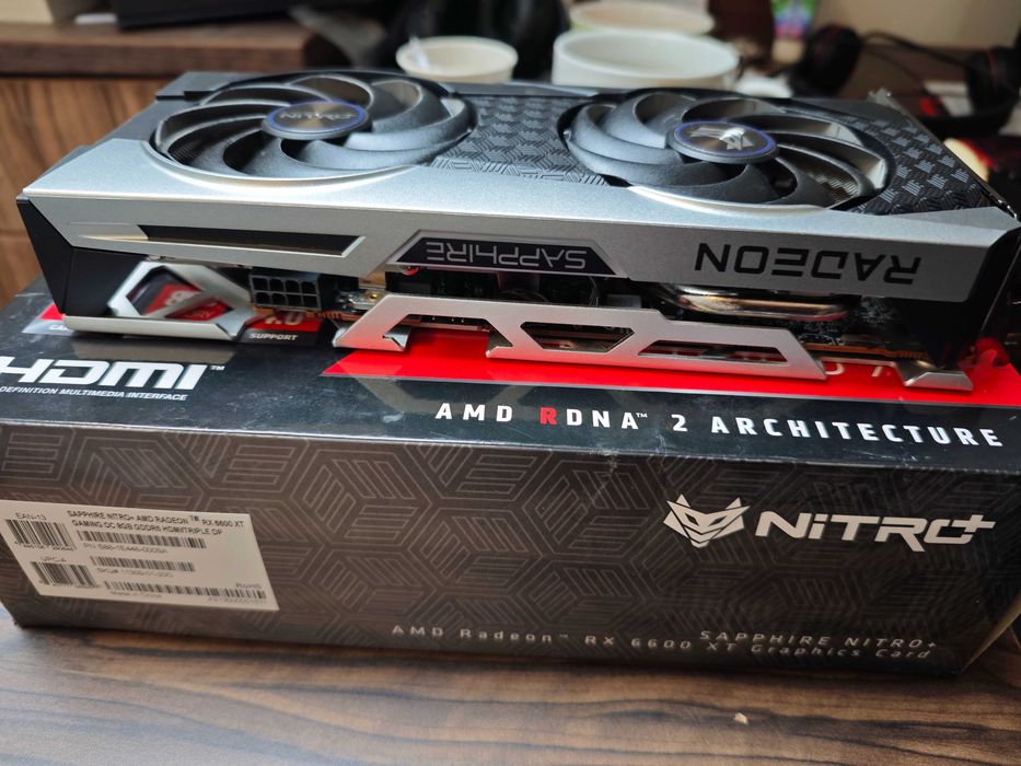 Saphire Radeon RX 6600 XT 8 GB Nitro+