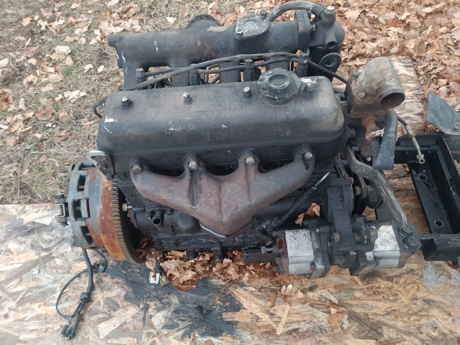 Motor de tractor hoyo 4 pistoane
