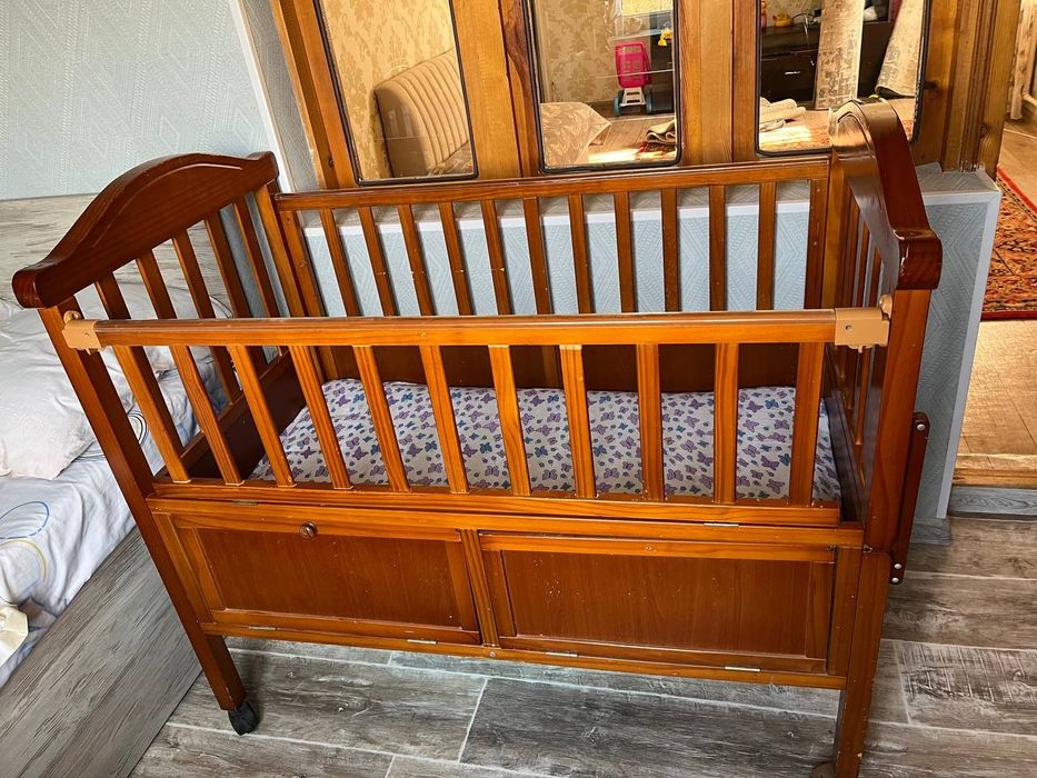 Детская кроватка