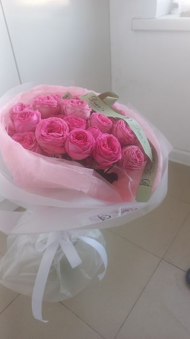 Роскошный букет из белых хризантем