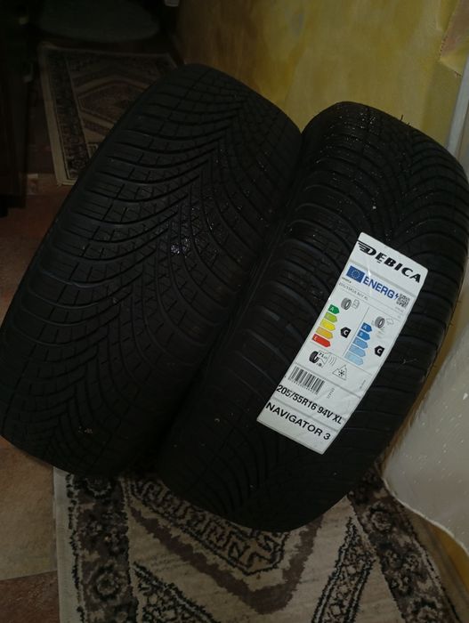 Vând 2 cauciucuri pereche