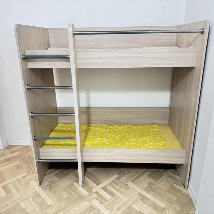Двухярусная детская кровать