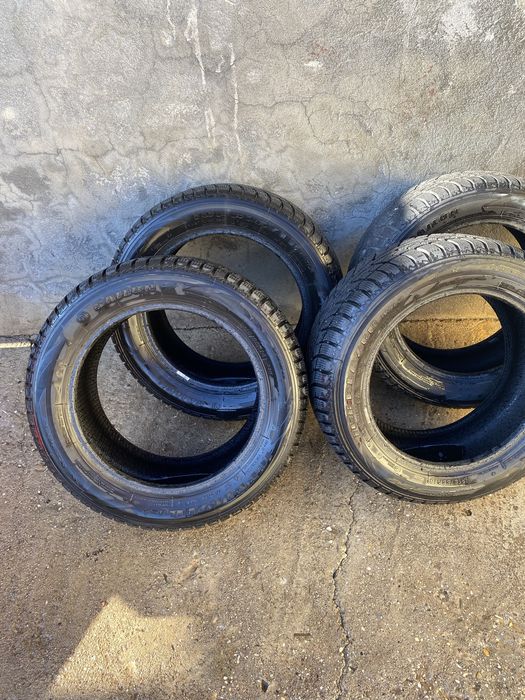 Anvelopa de Iarna 215/55/16