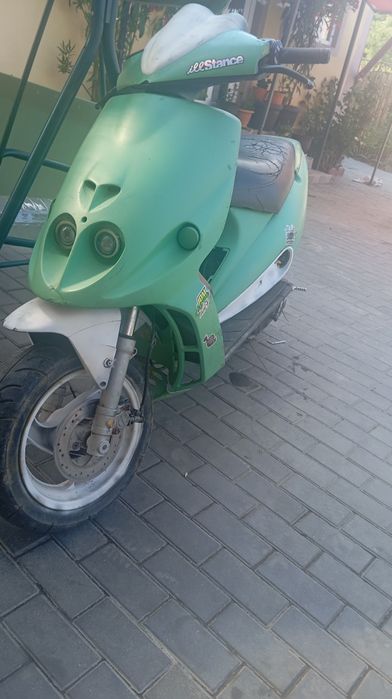 Vând scuter malaguti f12 modficat