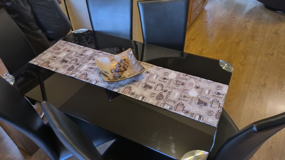 Маса със столове - комплект