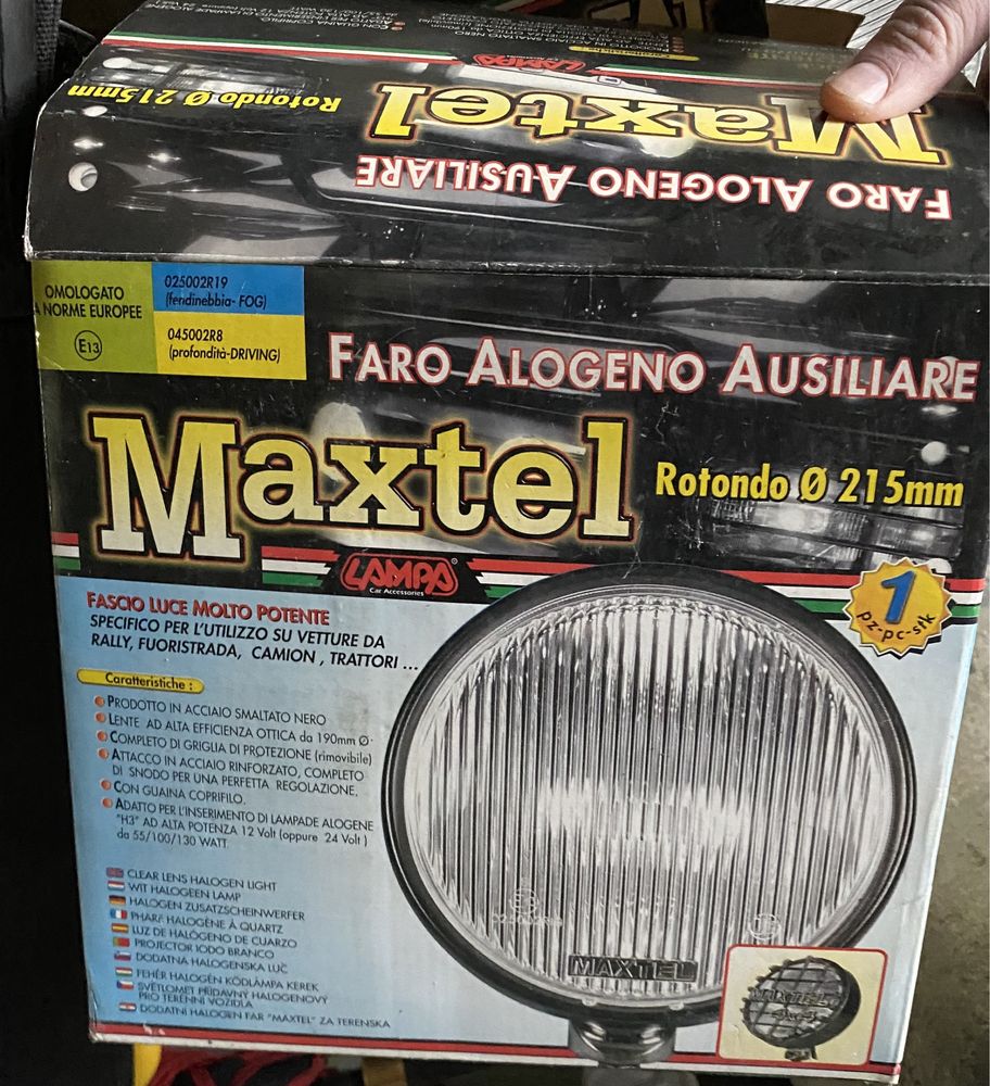 Proiectoare Maxtel