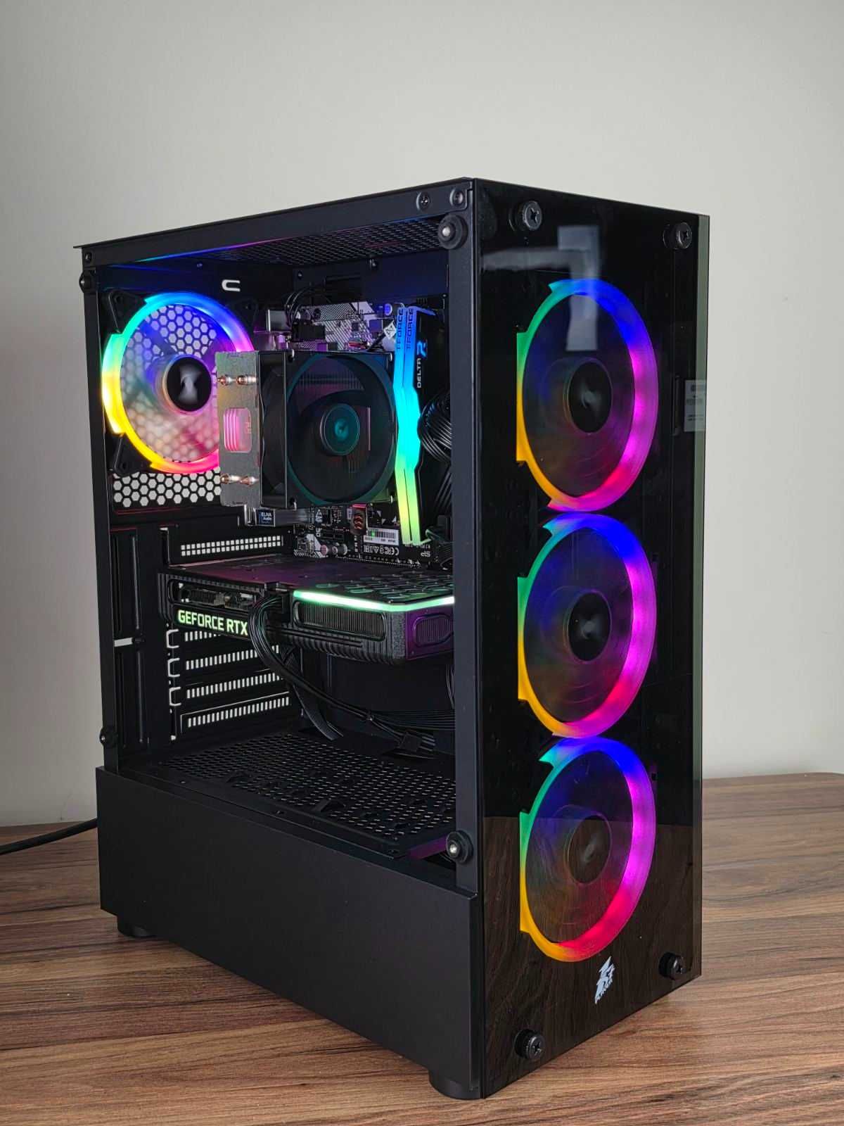 Гаранция / Нов ( Ryzen 5 5600 / RTX 3060Ti ) Геймърски !