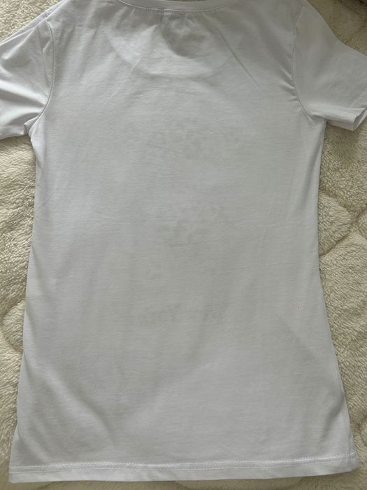Нова бяла тениска с мече.