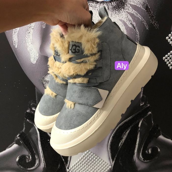 Ugg uri dama imblanite