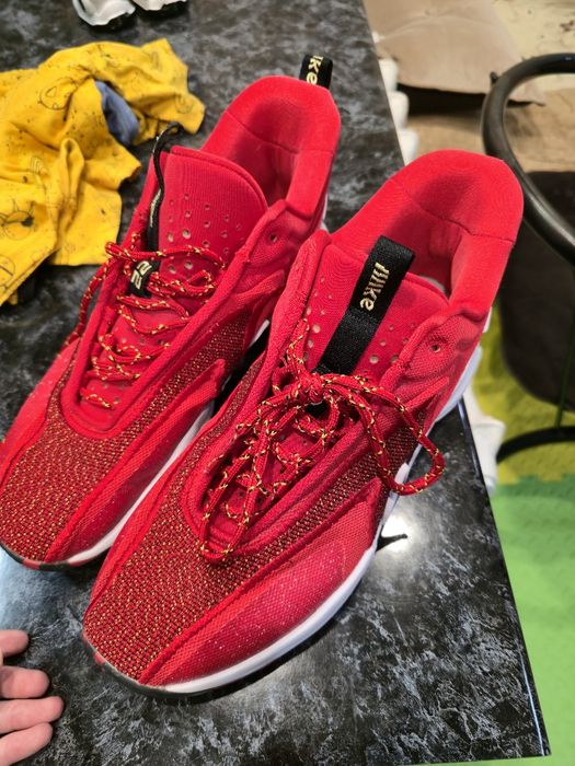 Продаются кроссовки 46 размер