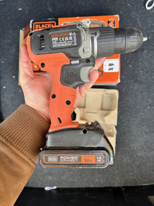 BLACK&DECKER акумулаторна ударна бормашина/винтоверт