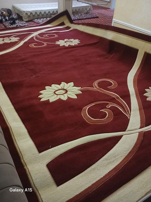 Император гилам сотилади