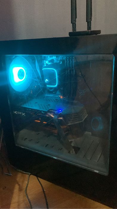 Vand PC 2300 lei mouse si tastatura