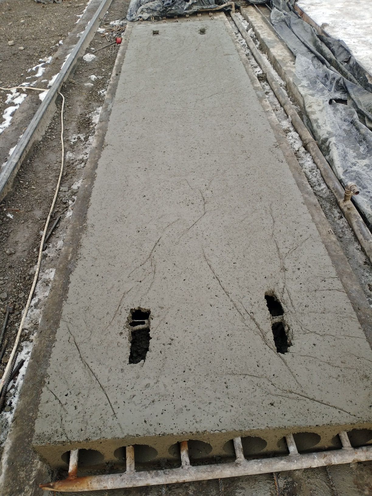 Yagona Temir Beton plita