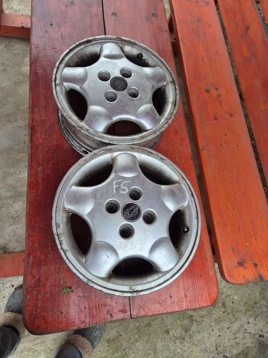 Vand janta de 14, a fost montat pe un renault symbol